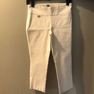 Alfani petite white capris